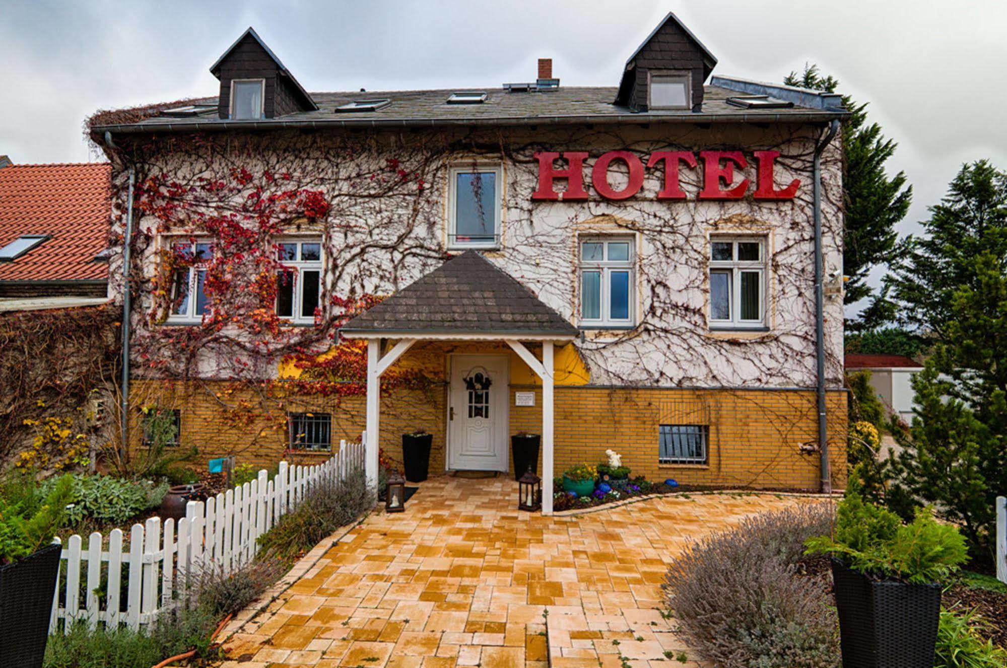 Hotel Dallgow Exterior foto